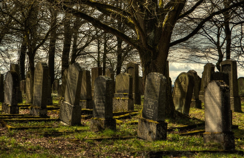 jewish-cemetery-1097409_1920